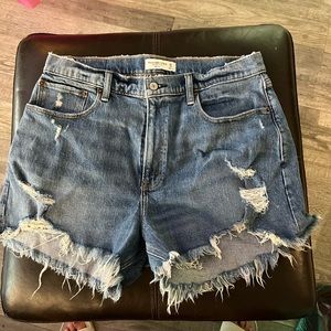 Abercrombie & Fitch curve shorts